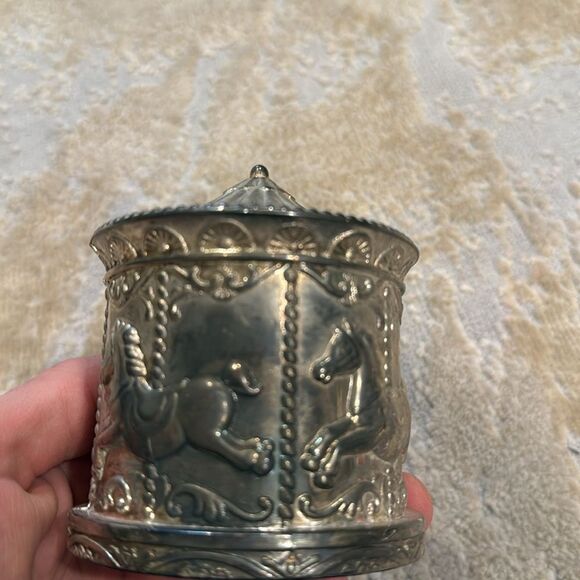 VINTAGE SILVER PLATE MONEY BOX CAROUSEL DESIGN GUC can use some cleaning - Picture 2 of 7